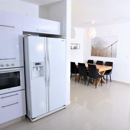 Aristone Luxury Apartment Τιβεριάδα Εξωτερικό φωτογραφία